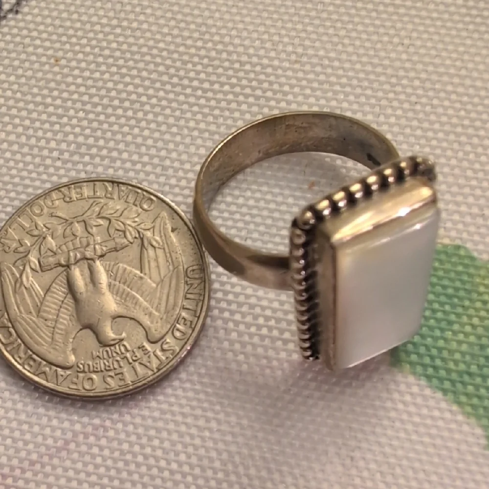Sterling Silver Elegant Rectangular Statement MOP Ring - Picture 4 of 7